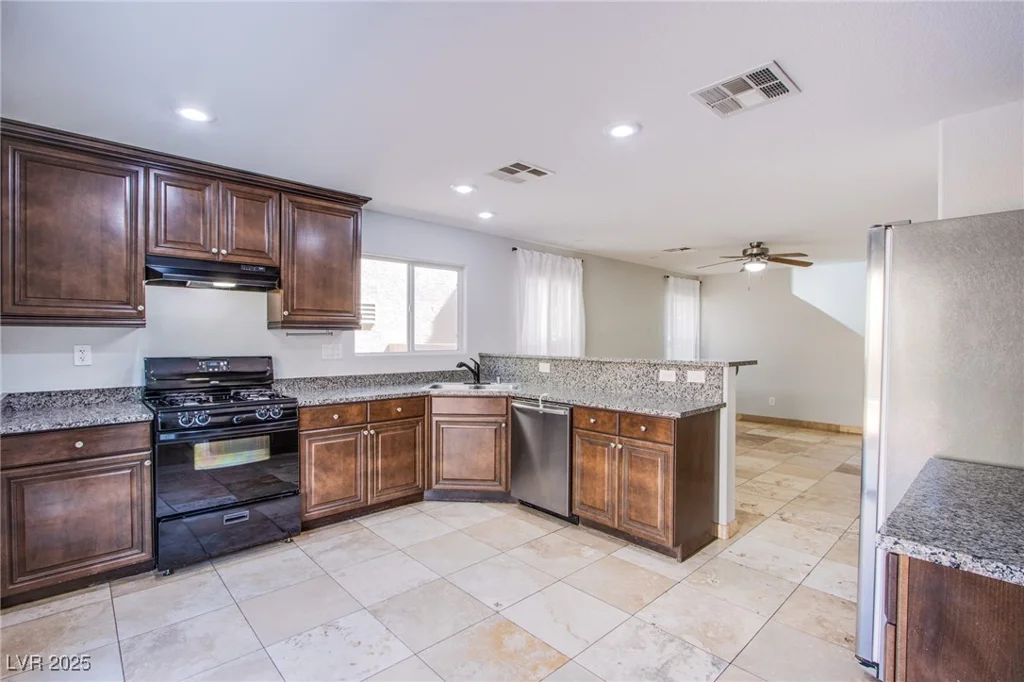 433 Royal Bridge, Las Vegas, NV 89178