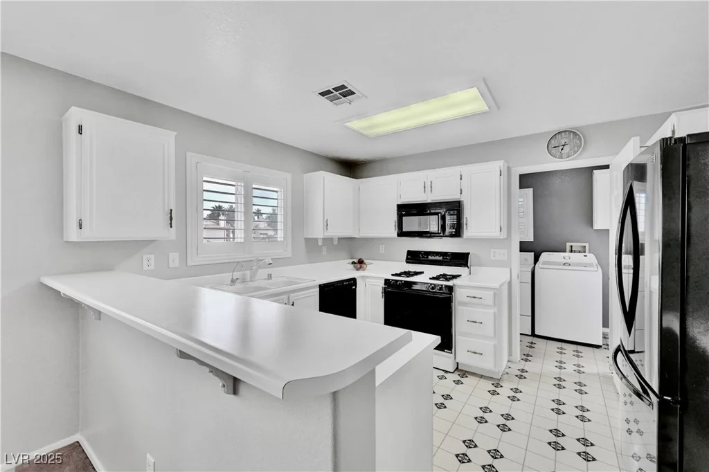 8012 Desire, Las Vegas, NV 89128