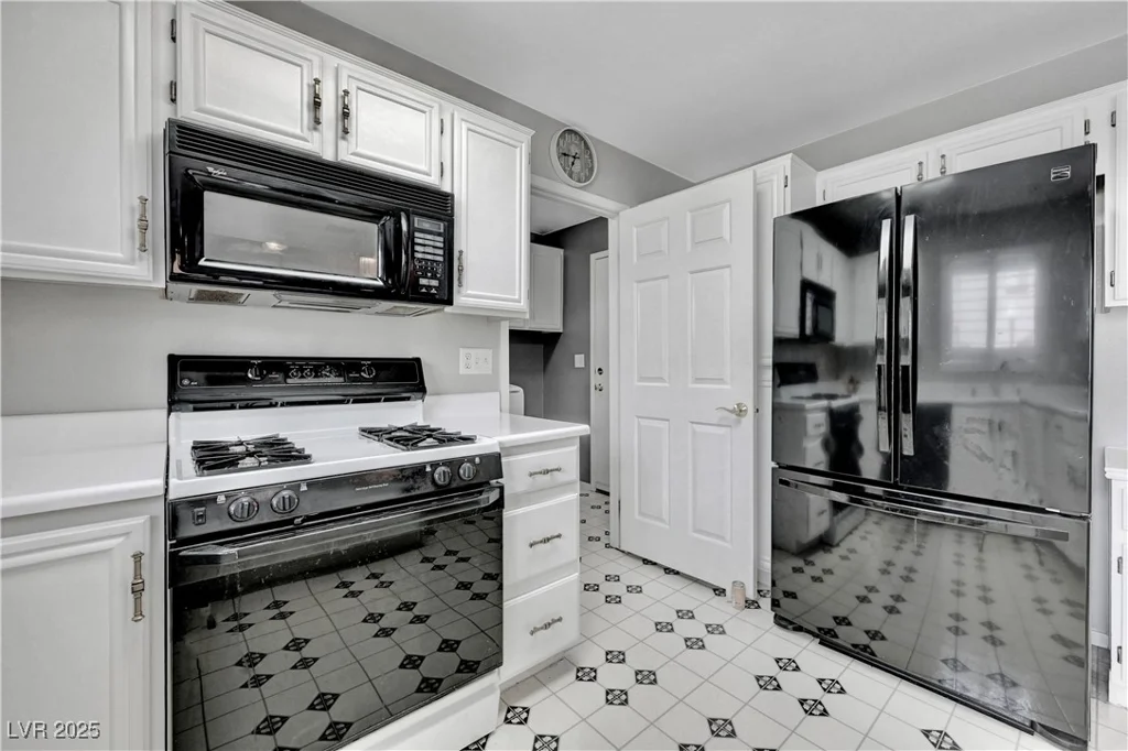 8012 Desire, Las Vegas, NV 89128