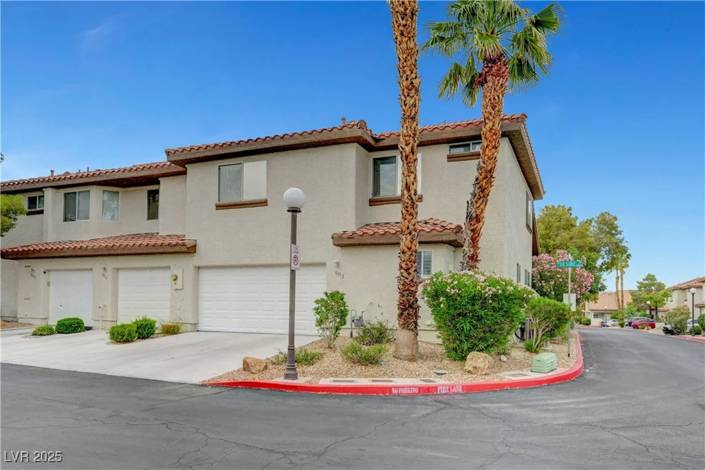 8012 Desire, Las Vegas, NV 89128
