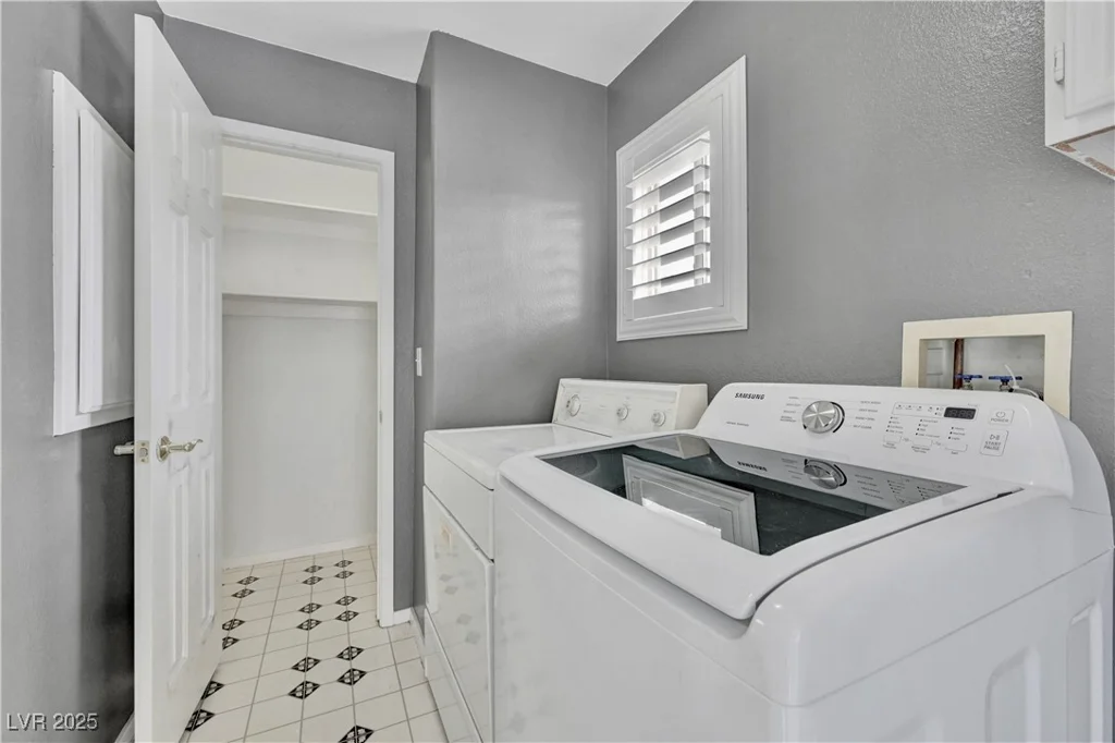 8012 Desire, Las Vegas, NV 89128
