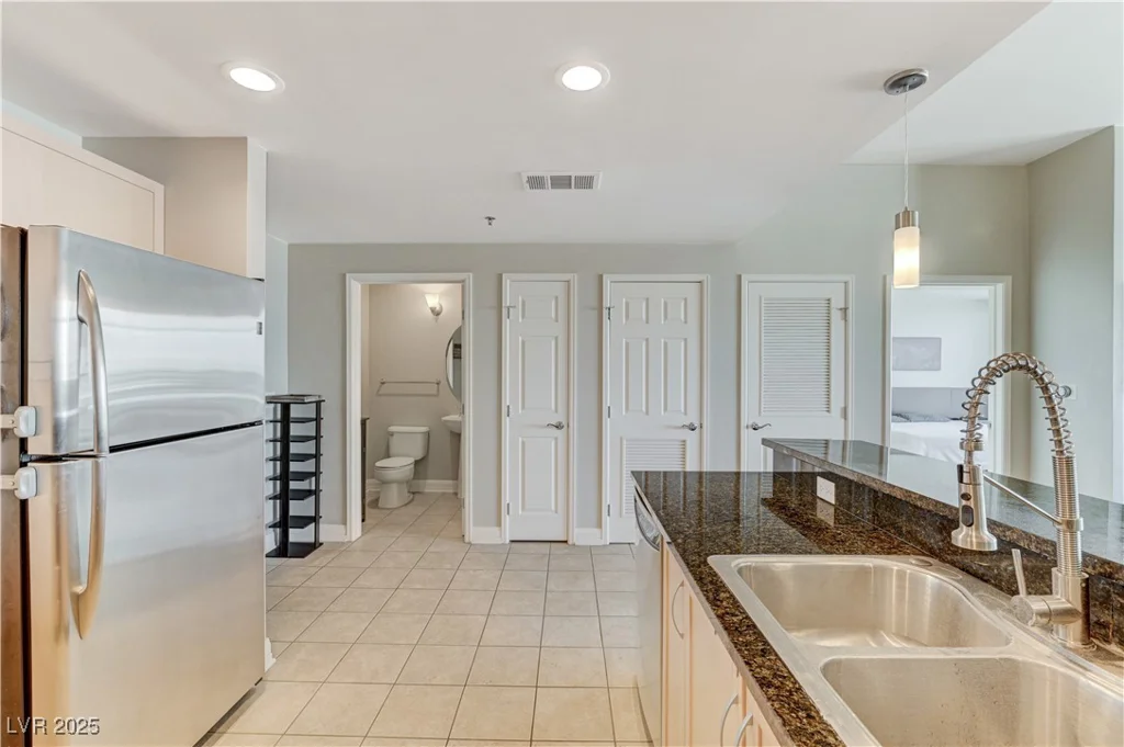 150 Las Vegas, Las Vegas, NV 89101