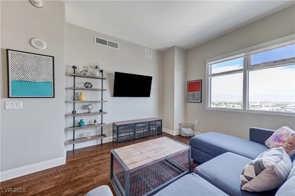 150 Las Vegas, Las Vegas, NV 89101