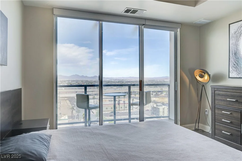 150 Las Vegas, Las Vegas, NV 89101