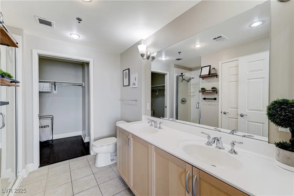150 Las Vegas, Las Vegas, NV 89101