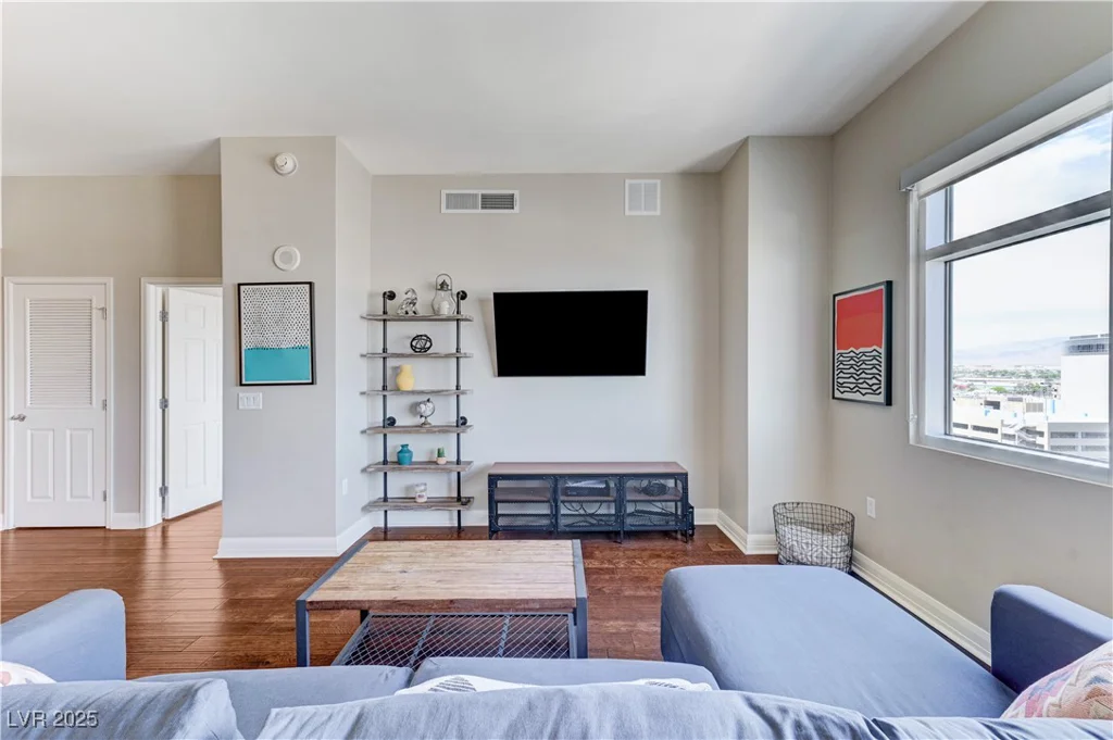 150 Las Vegas, Las Vegas, NV 89101