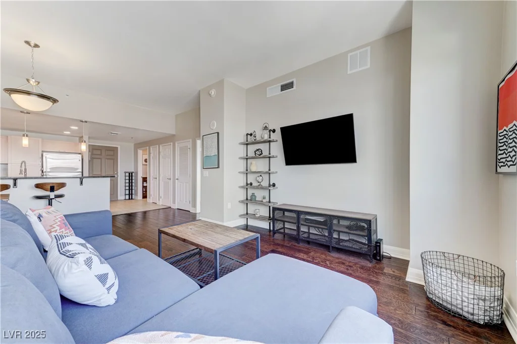 150 Las Vegas, Las Vegas, NV 89101
