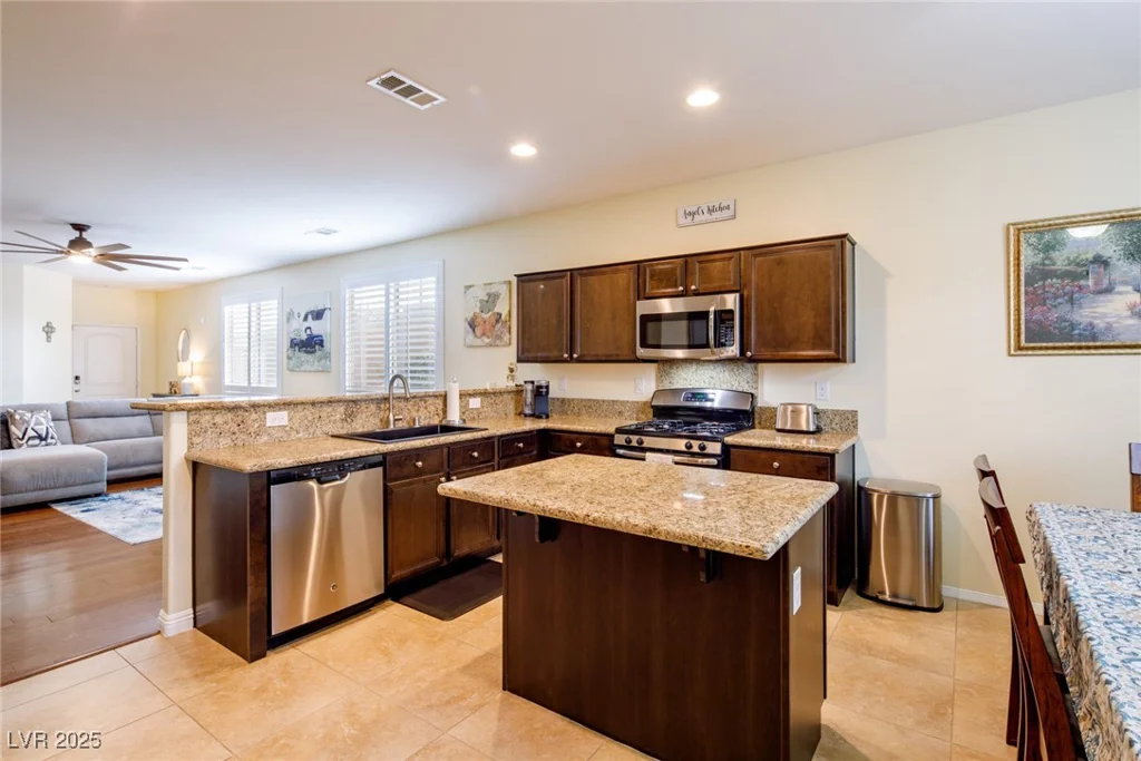 7611 Redcloud Peak St, Las Vegas, NV 89166