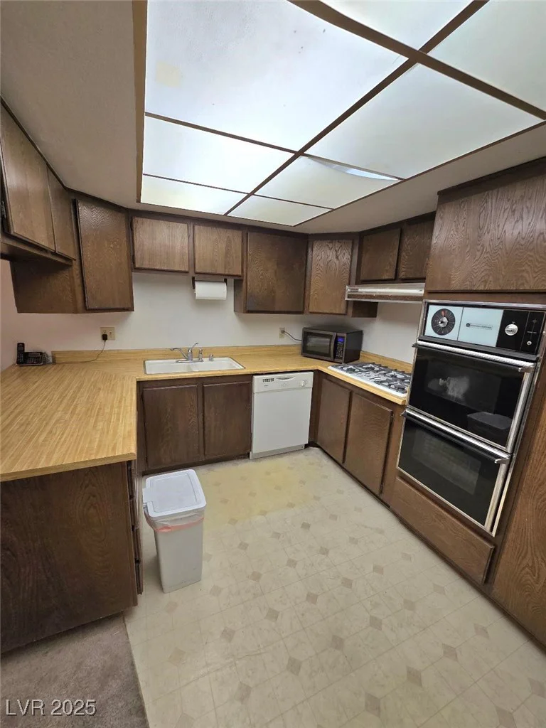 3660 Haverhill, Las Vegas, NV 89121