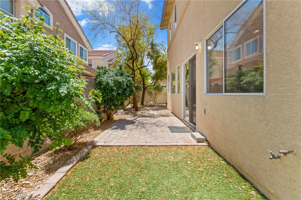 10638 Pueblo Springs, Las Vegas, NV 89183