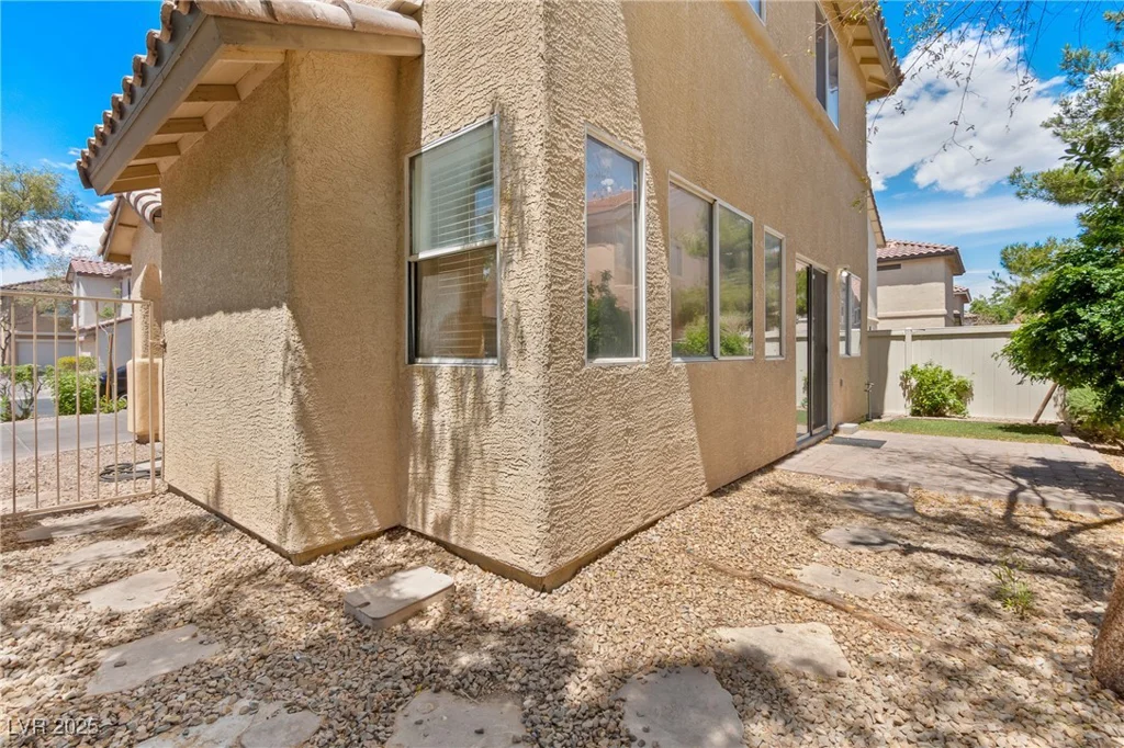 10638 Pueblo Springs, Las Vegas, NV 89183