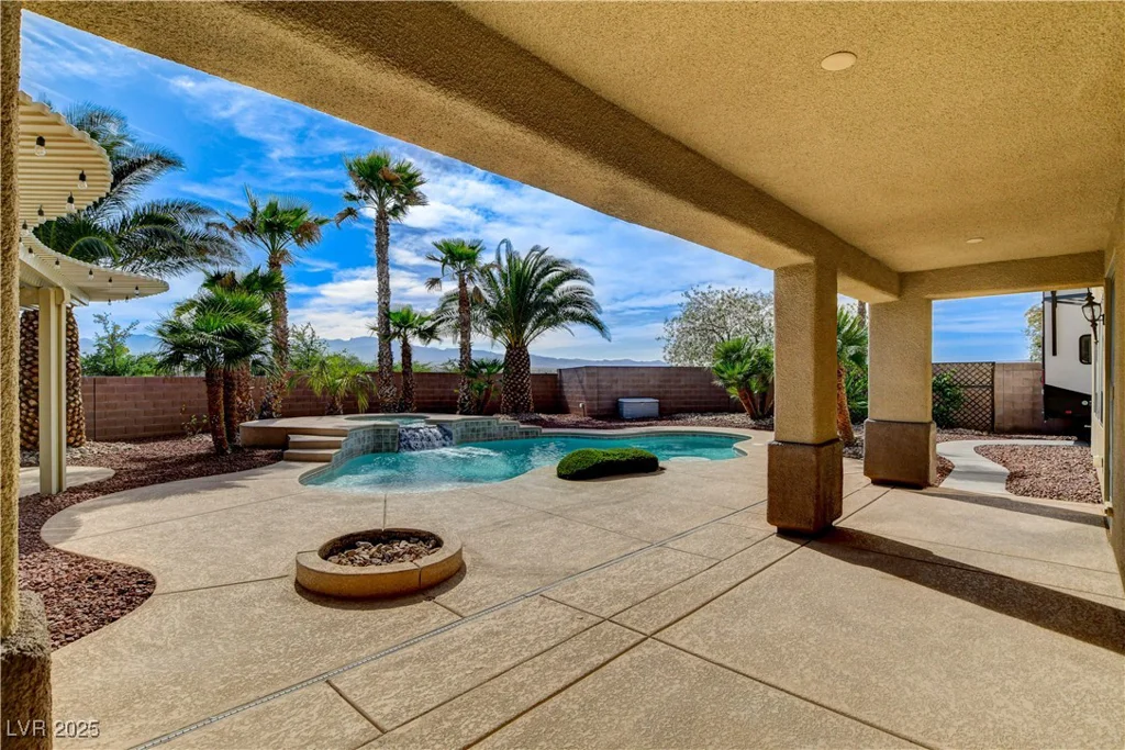 5949 Casa Coronado, Las Vegas, NV 89131