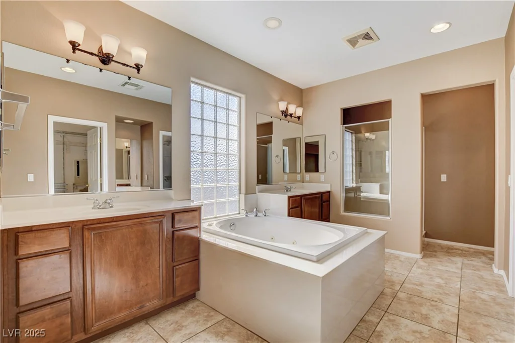 5949 Casa Coronado, Las Vegas, NV 89131