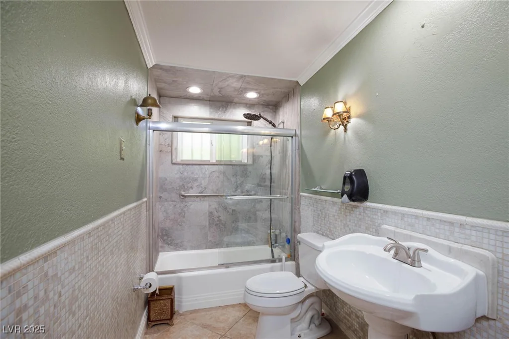 2825 Burnham, Las Vegas, NV 89169
