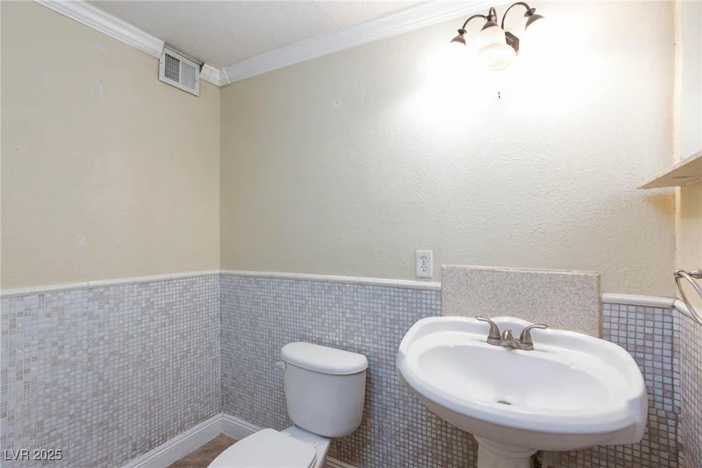 2825 Burnham, Las Vegas, NV 89169