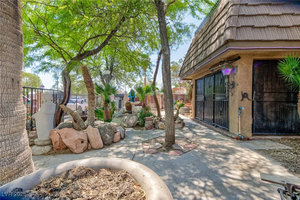 2825 Burnham, Las Vegas, NV 89169