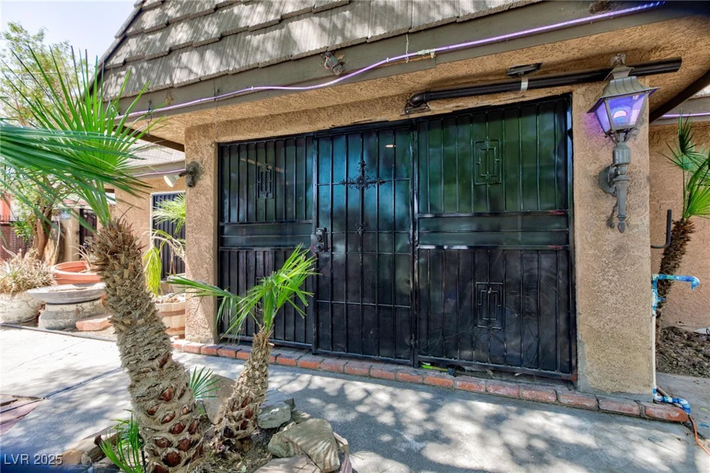 2825 Burnham, Las Vegas, NV 89169