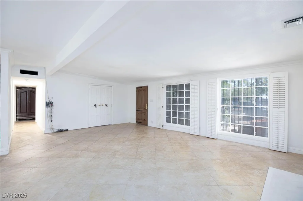 2825 Burnham, Las Vegas, NV 89169