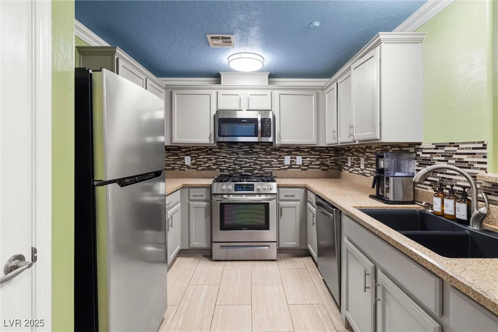 6655 Flaminian, North Las Vegas, NV 89084