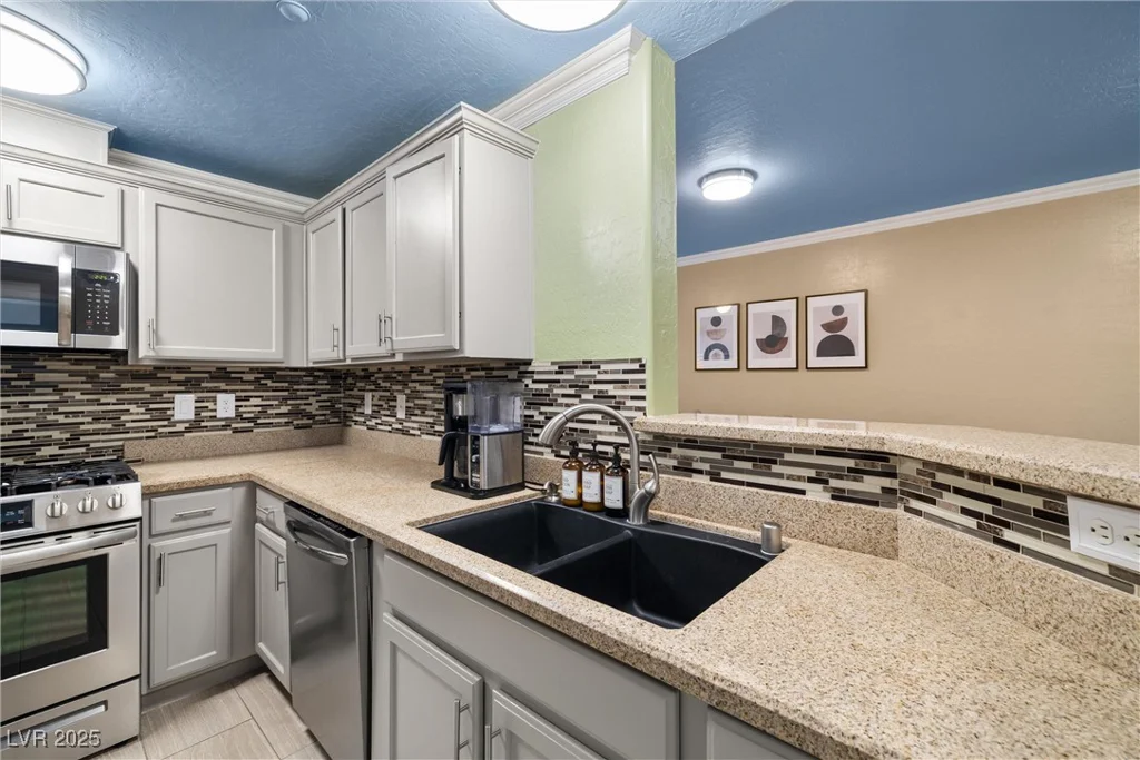 6655 Flaminian, North Las Vegas, NV 89084