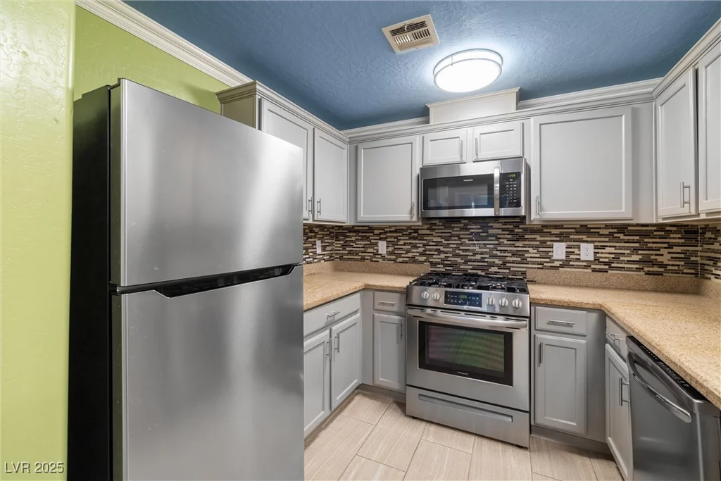 6655 Flaminian, North Las Vegas, NV 89084