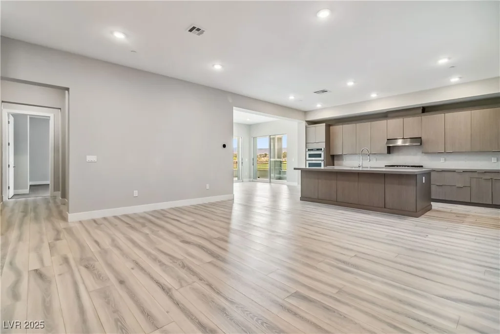 9125 Las Manaitas, Las Vegas, NV 89144