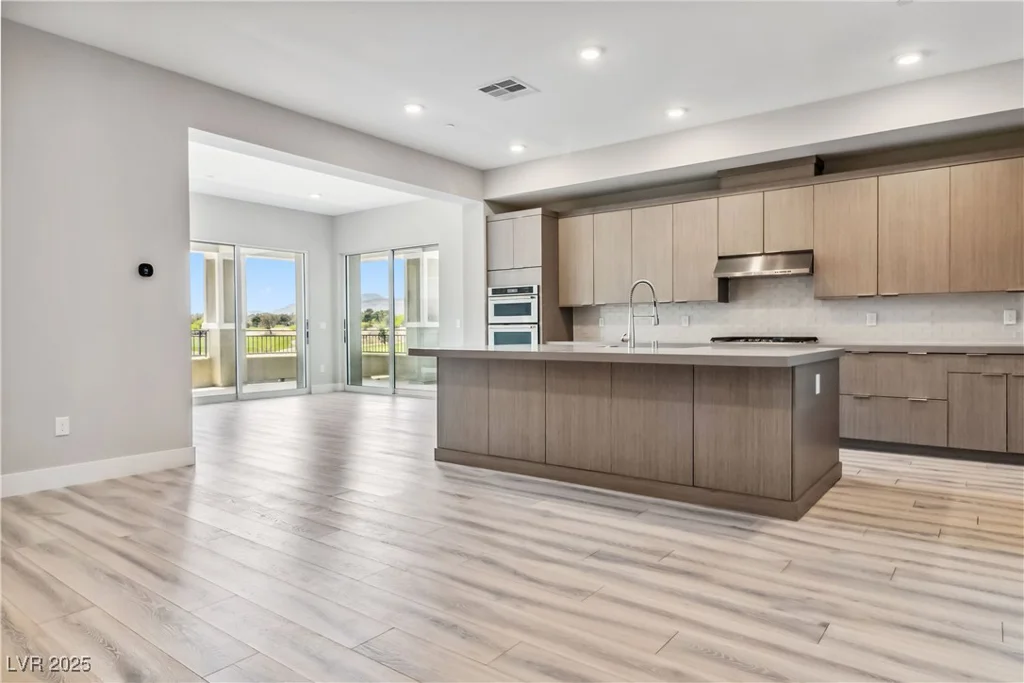 9125 Las Manaitas, Las Vegas, NV 89144