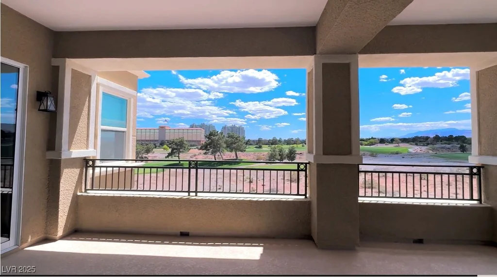 9125 Las Manaitas, Las Vegas, NV 89144