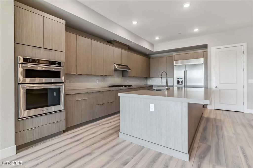 9125 Las Manaitas, Las Vegas, NV 89144