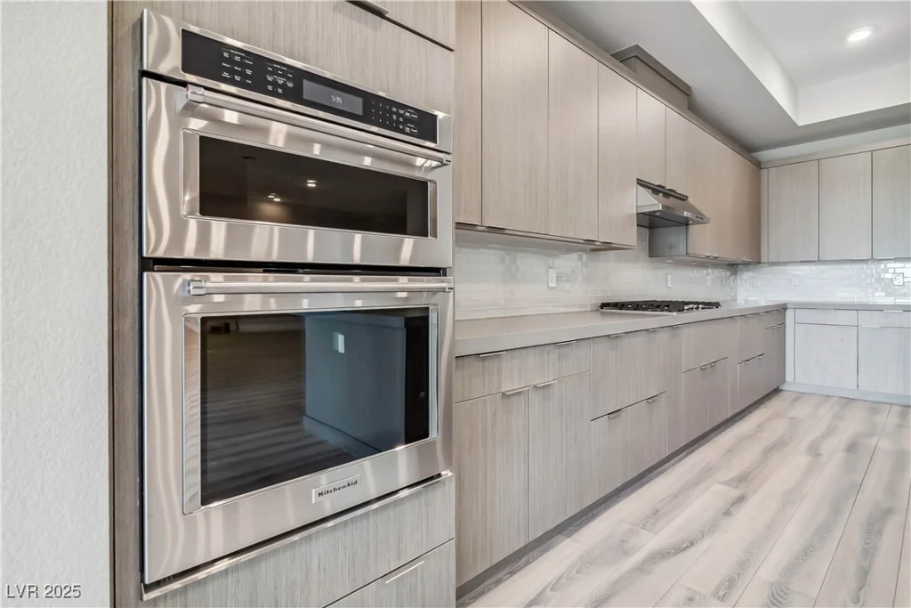 9125 Las Manaitas, Las Vegas, NV 89144
