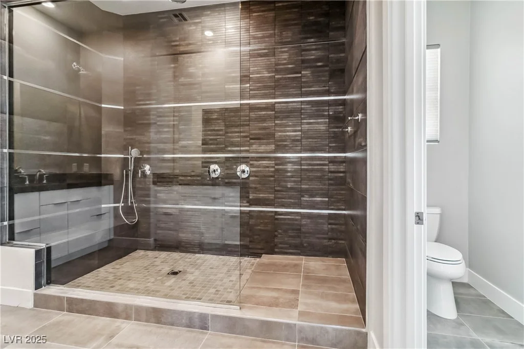 9125 Las Manaitas, Las Vegas, NV 89144