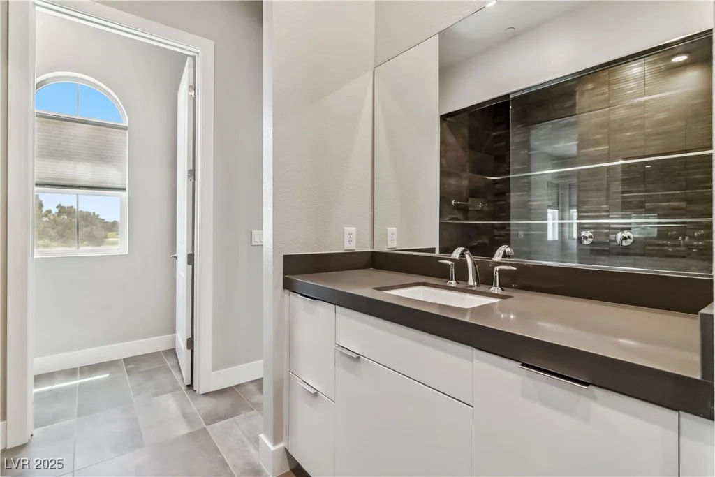 9125 Las Manaitas, Las Vegas, NV 89144