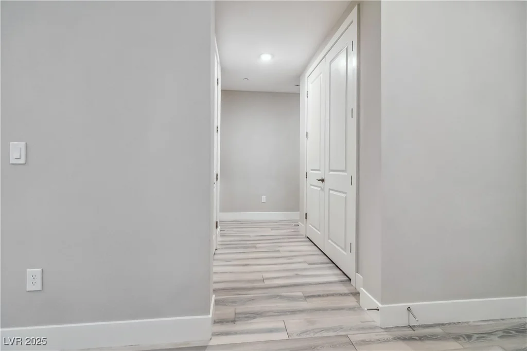 9125 Las Manaitas, Las Vegas, NV 89144