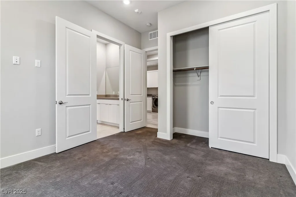9125 Las Manaitas, Las Vegas, NV 89144