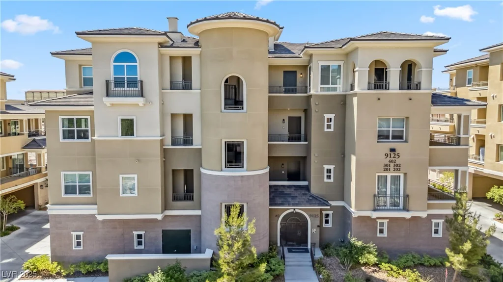9125 Las Manaitas, Las Vegas, NV 89144