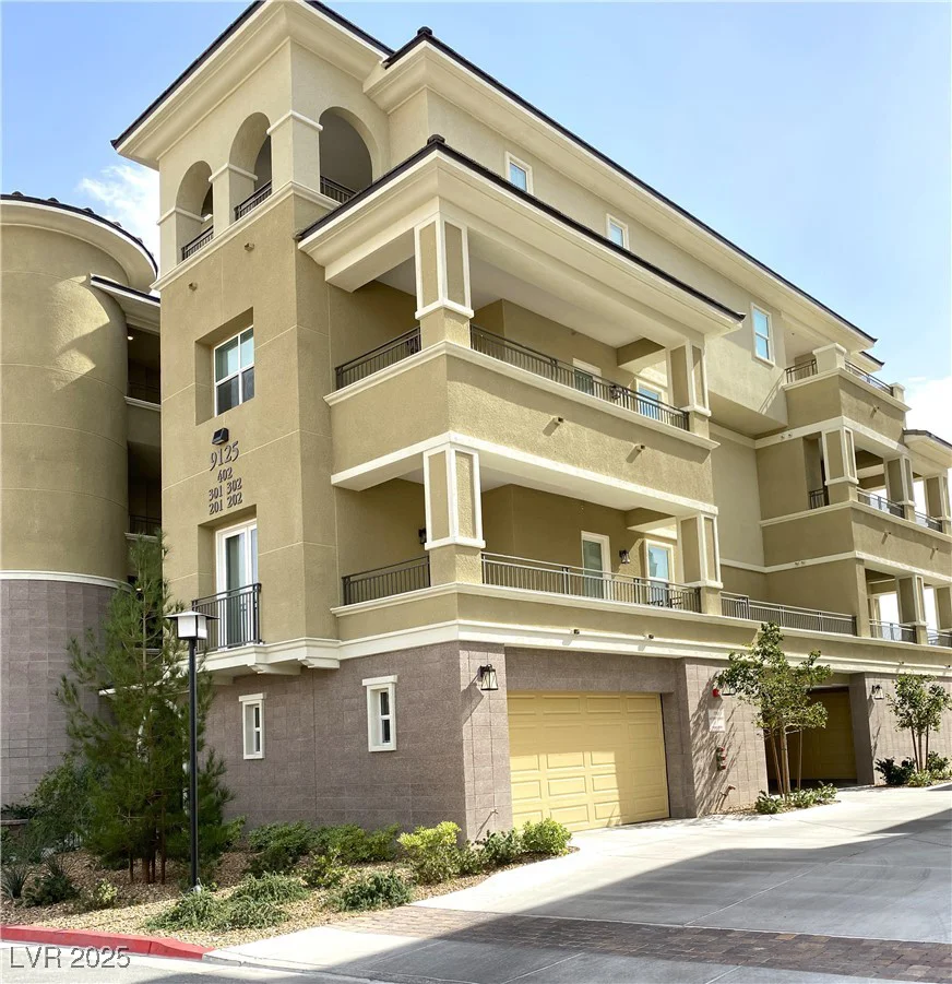 9125 Las Manaitas, Las Vegas, NV 89144