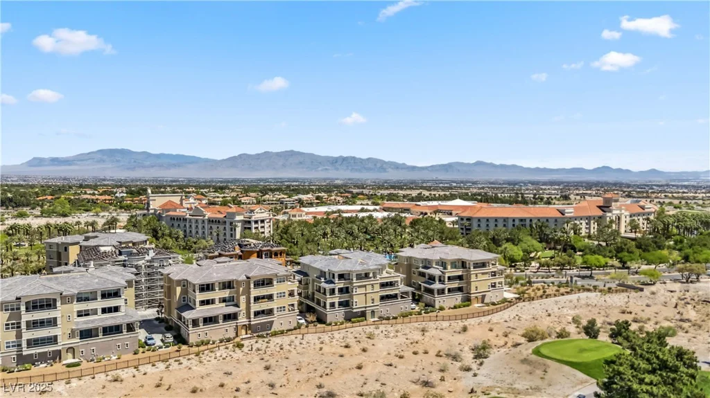 9125 Las Manaitas, Las Vegas, NV 89144