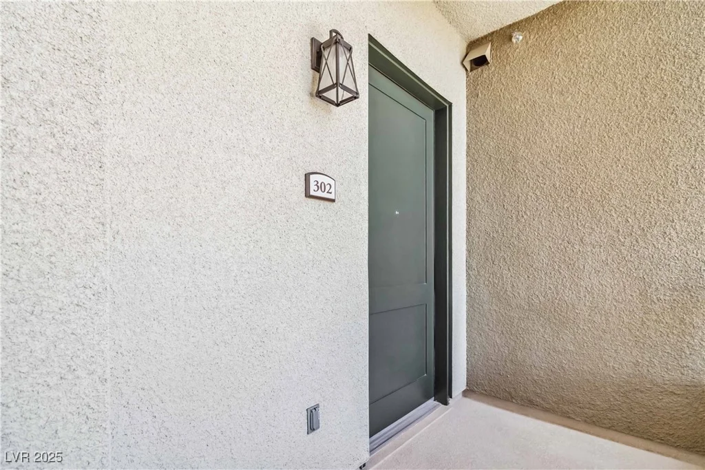 9125 Las Manaitas, Las Vegas, NV 89144