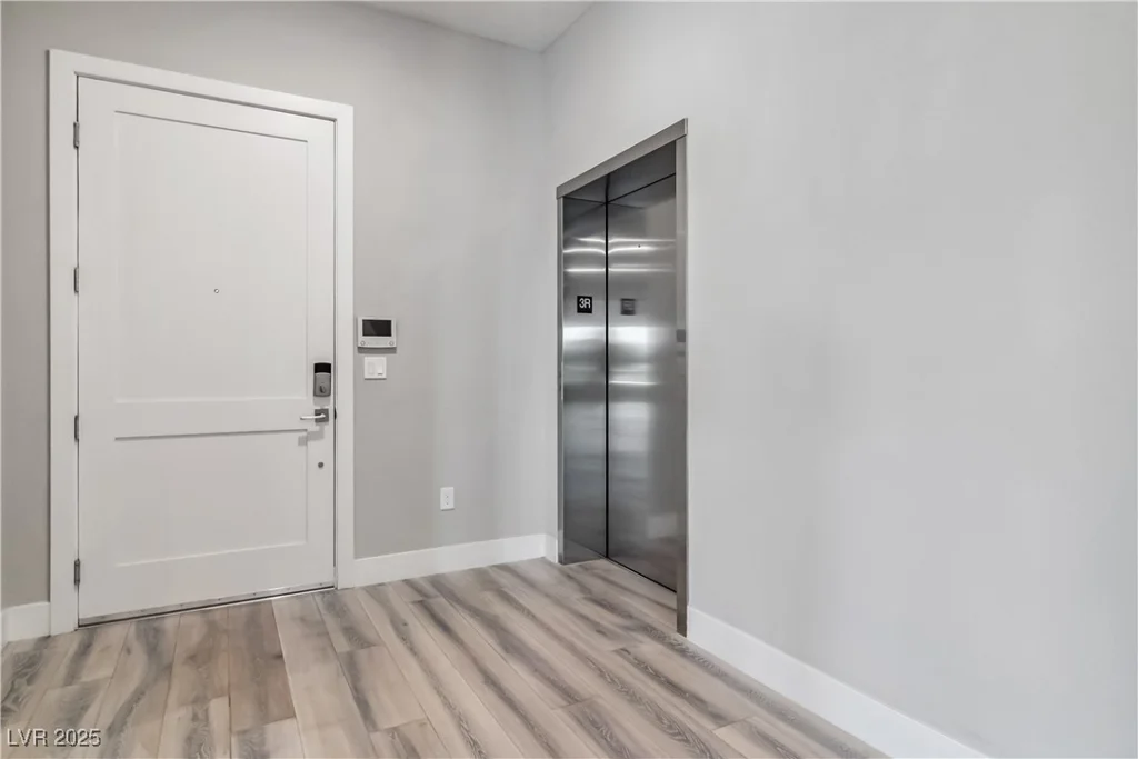 9125 Las Manaitas, Las Vegas, NV 89144