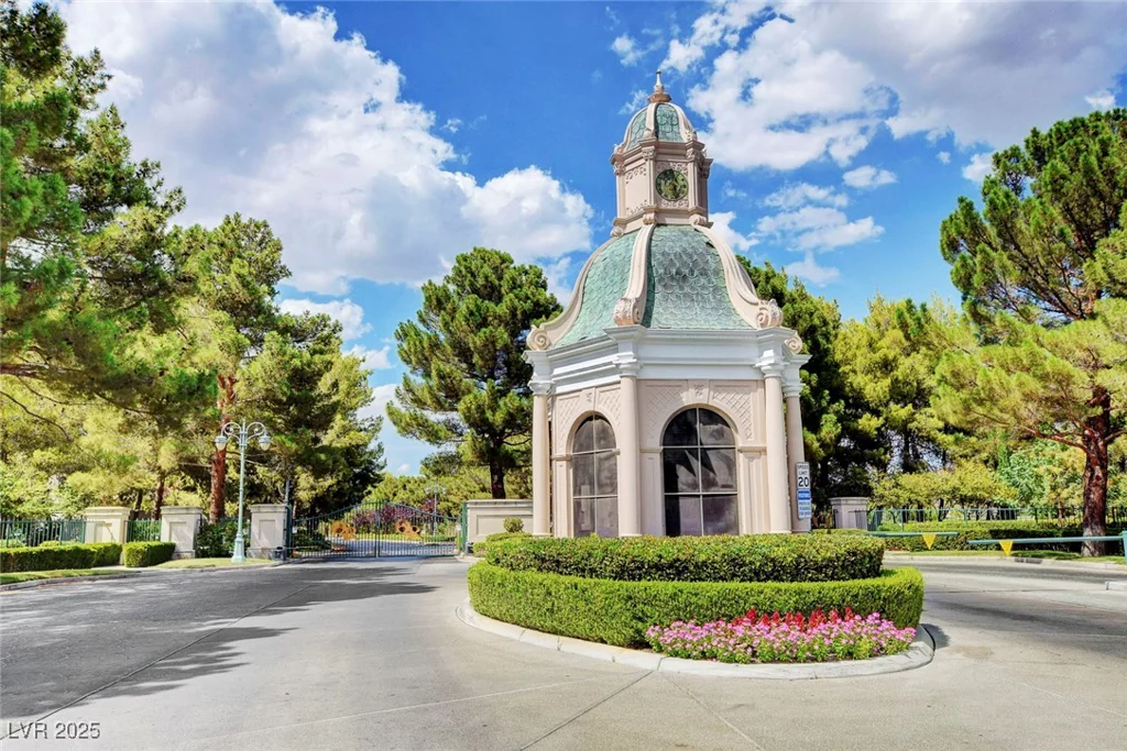 9704 Royal Lamb, Las Vegas, NV 89145