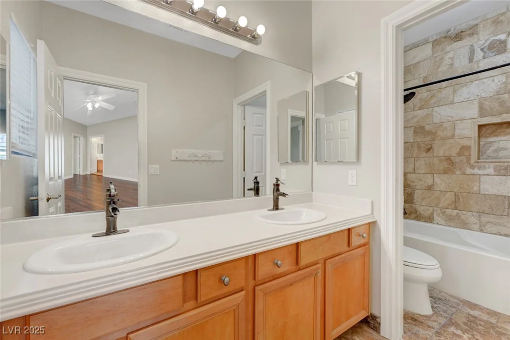 9704 Royal Lamb, Las Vegas, NV 89145