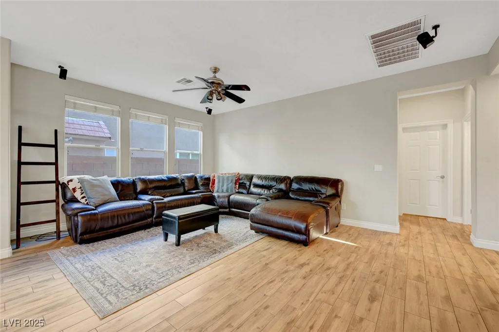 9704 Royal Lamb, Las Vegas, NV 89145