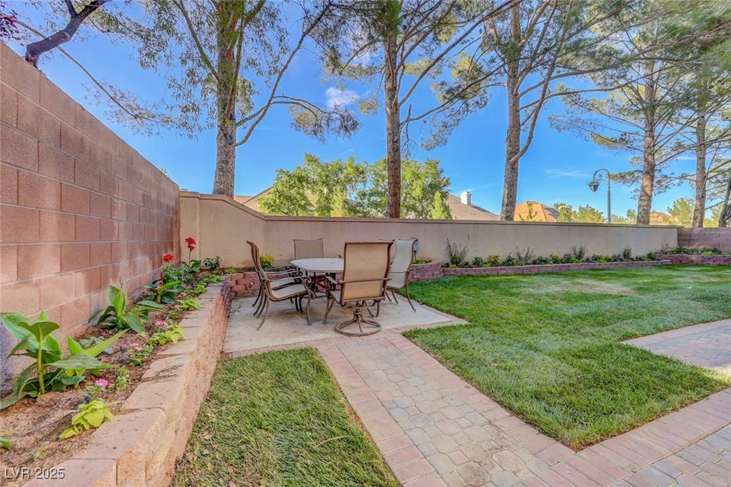 9704 Royal Lamb, Las Vegas, NV 89145