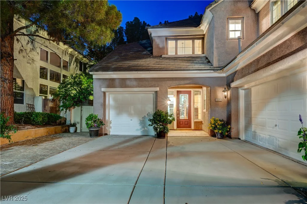 9704 Royal Lamb, Las Vegas, NV 89145