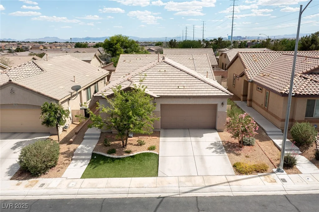 2021 Pelican Sky Beach, North Las Vegas, NV 89081