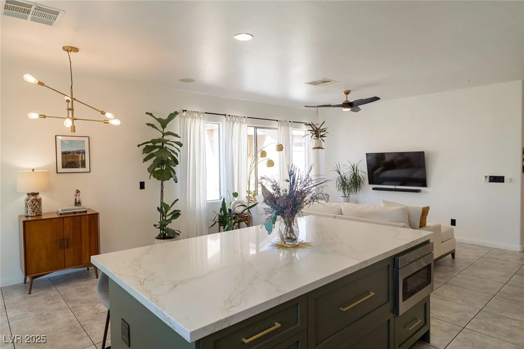 2021 Pelican Sky Beach, North Las Vegas, NV 89081
