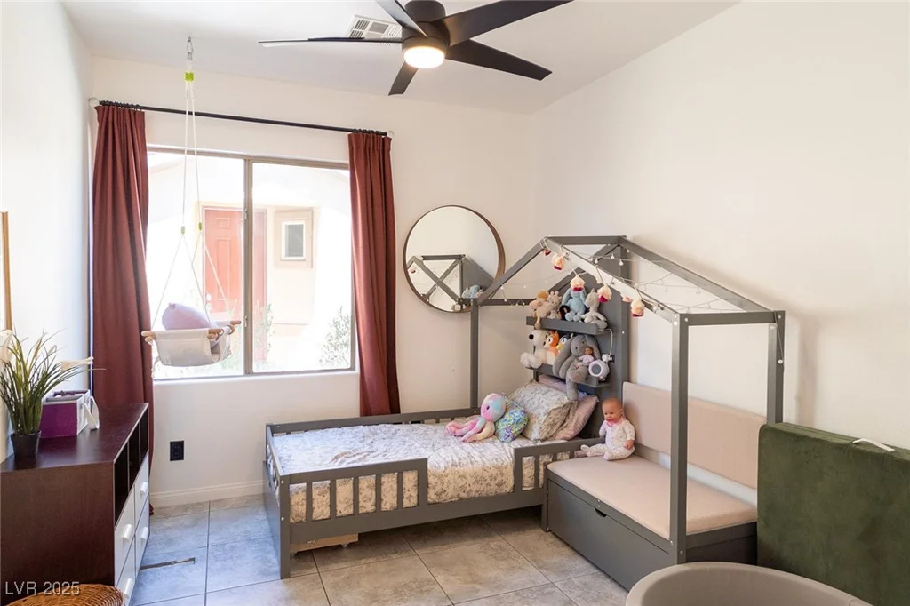 2021 Pelican Sky Beach, North Las Vegas, NV 89081