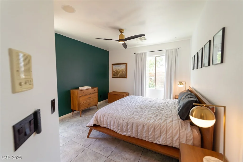 2021 Pelican Sky Beach, North Las Vegas, NV 89081