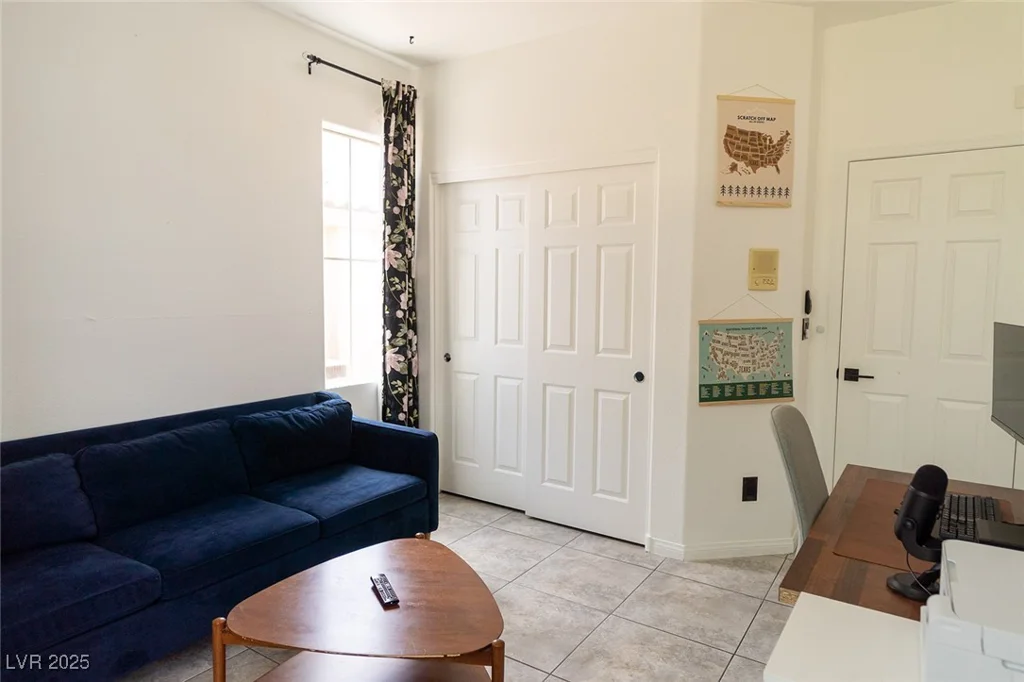 2021 Pelican Sky Beach, North Las Vegas, NV 89081