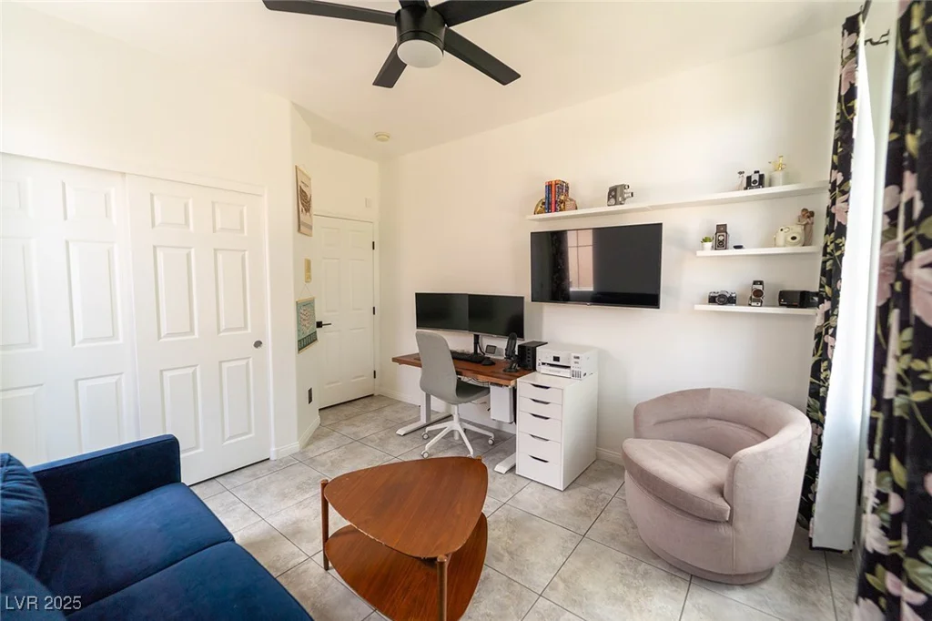 2021 Pelican Sky Beach, North Las Vegas, NV 89081